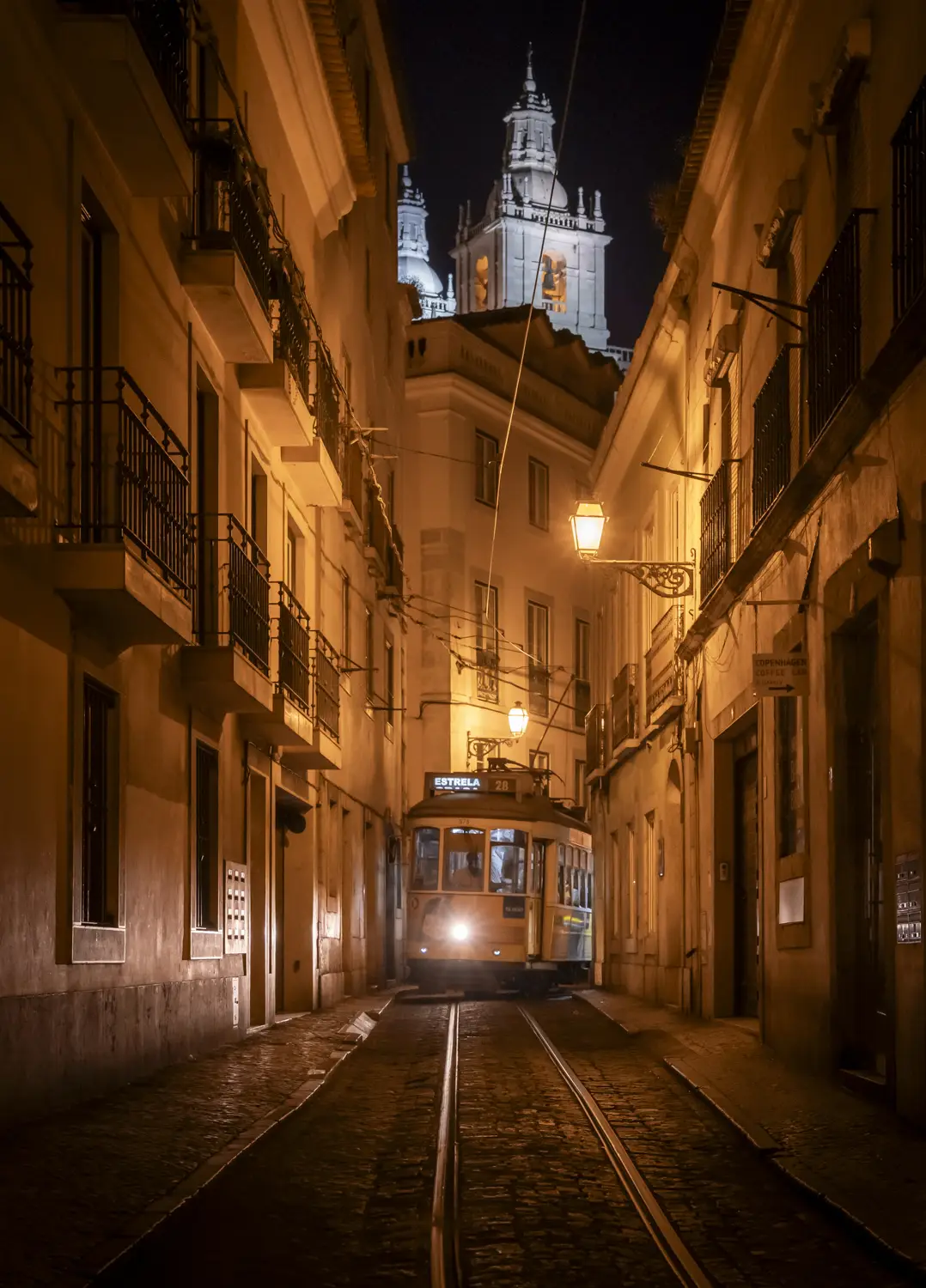 ilka mueller Night Streets Lisbon Tram