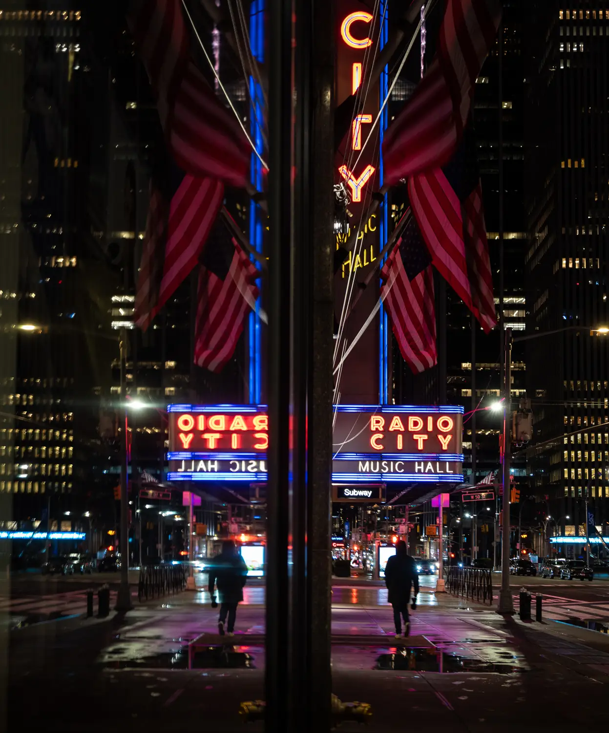 ilka mueller Night Streets New York Radio City